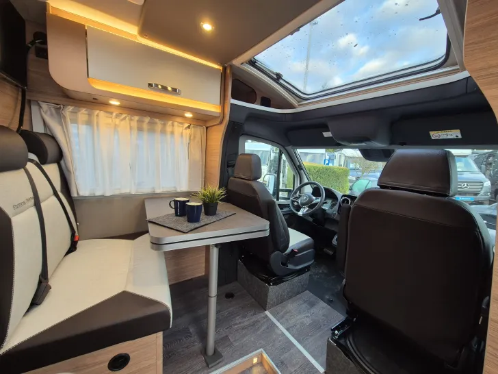 Fahrzeugbild Weinsberg CaraCompact MB 640 MEG EDITION [PEPPER] #11