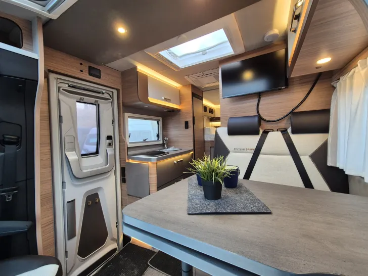 Fahrzeugbild Weinsberg CaraCompact MB 640 MEG EDITION [PEPPER] #15