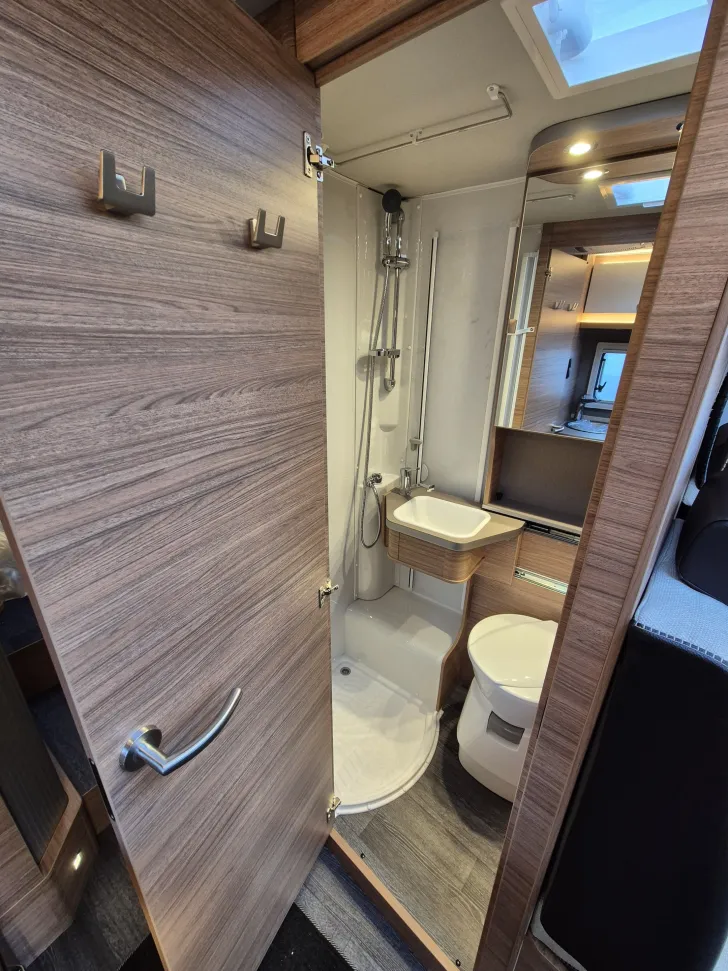 Fahrzeugbild Weinsberg CaraCompact MB 640 MEG EDITION [PEPPER] #21