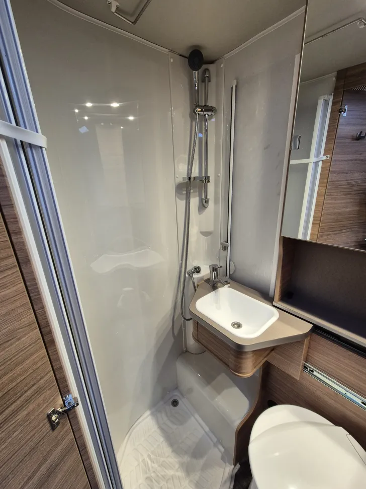 Fahrzeugbild Weinsberg CaraCompact MB 640 MEG EDITION [PEPPER] #22