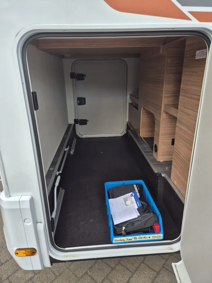 Fahrzeugbild Weinsberg CaraCompact MB 640 MEG EDITION [PEPPER] #38