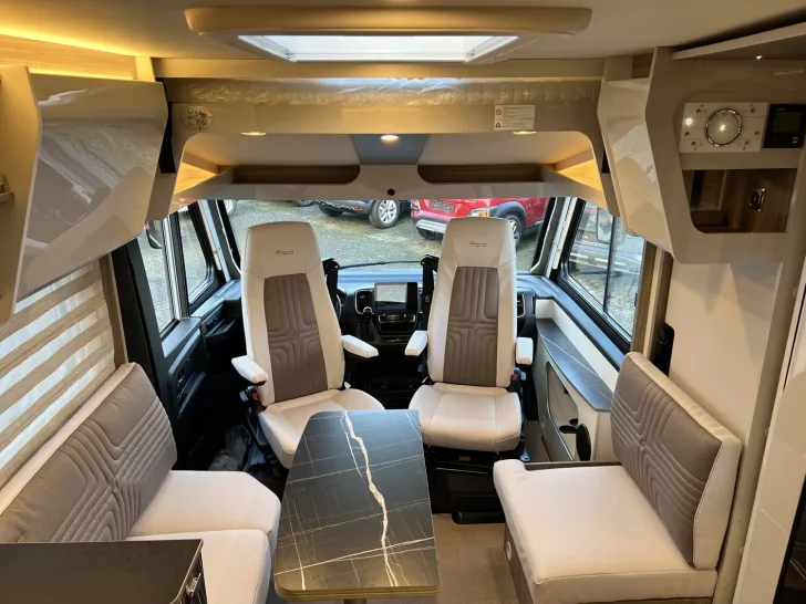 Fahrzeugbild Bürstner Lyseo I 727 G #9
