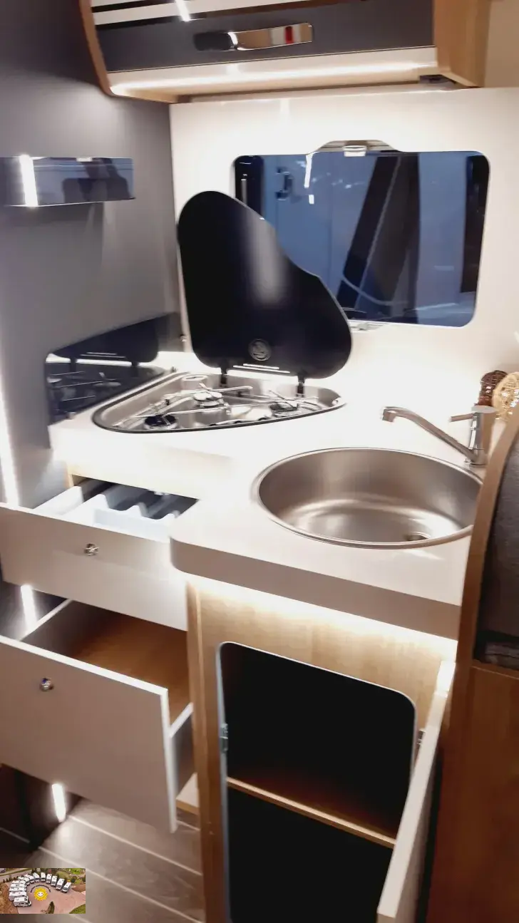 Fahrzeugbild Roller Team Kronos 284 TL Luxus Liner 7.40 meter #22