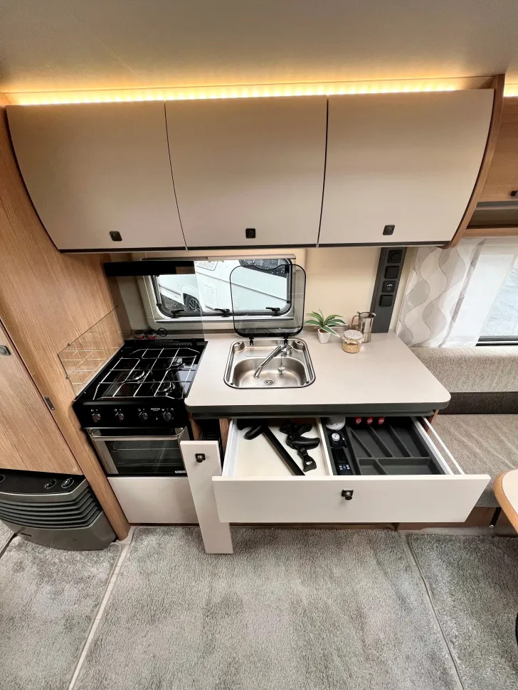 Fahrzeugbild Fendt Saphir 560 SF mit Mover+Klima #12