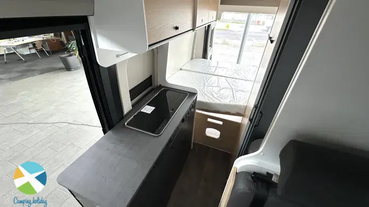 Sicht vorne-hinten Sunlight Camper Van CLIFF 600 X RT