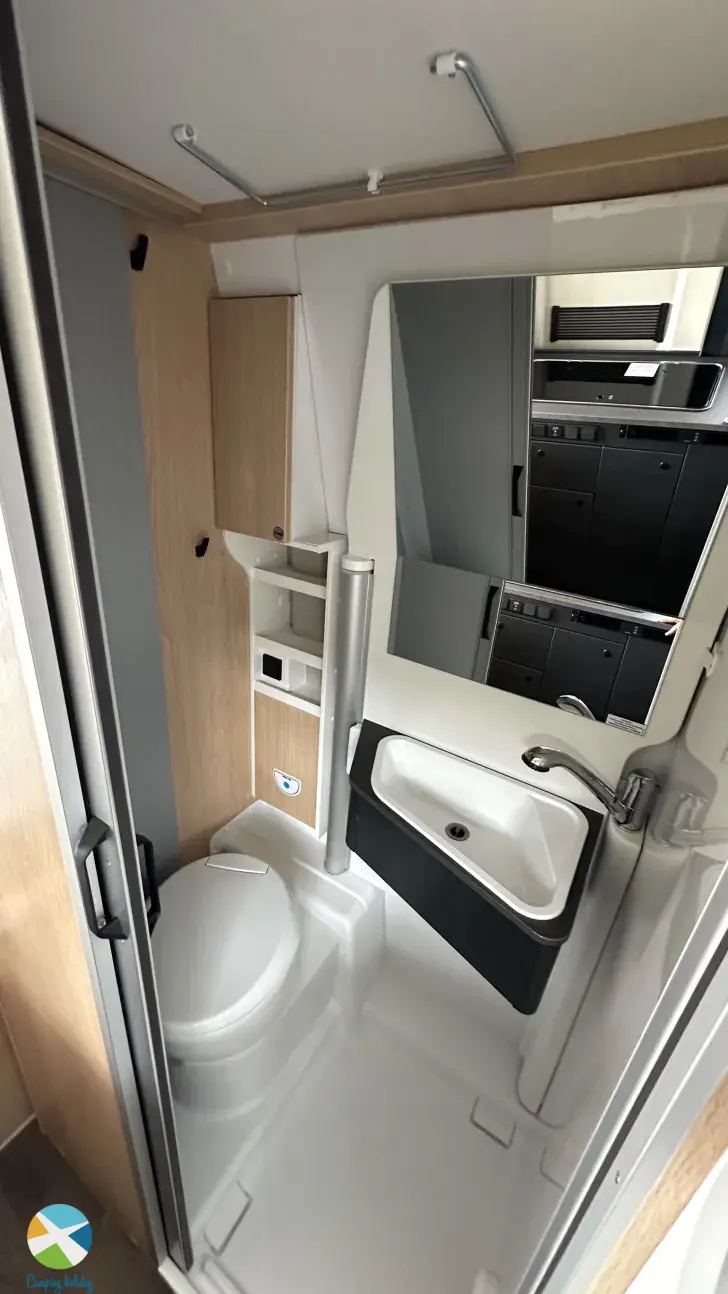 Betten Sunlight Camper Van CLIFF 600 X RT