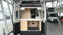 Schräg Hinten Sunlight Camper Van CLIFF 600 X RT