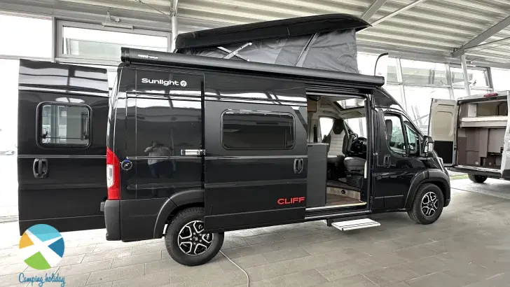 Seitlich Sunlight Camper Van CLIFF 600 X RT