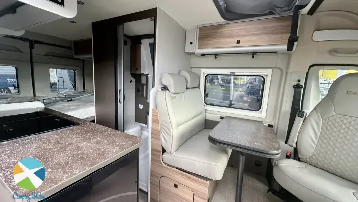 Sitzgruppe Bürstner B66 600 C Rooftop