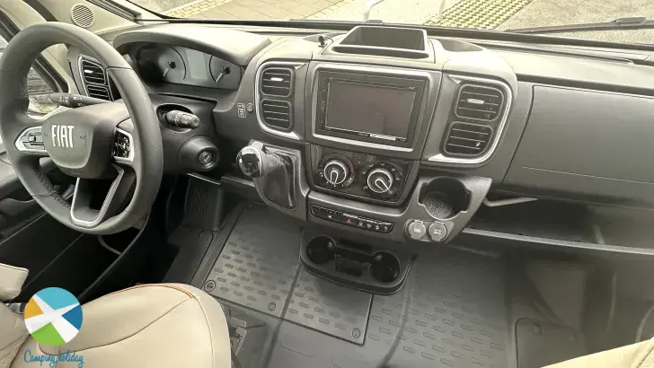 Sicht vorne-hinten Bürstner B66 600 C Rooftop