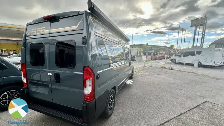 Seitlich Bürstner B66 600 C Rooftop