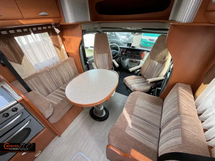 Fahrzeugbild Pilote Explorateur 715 #10