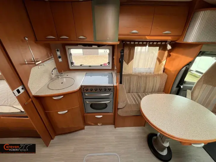 Fahrzeugbild Pilote Explorateur 715 #11