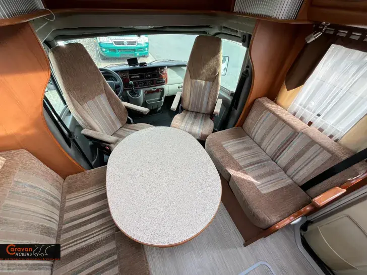 Fahrzeugbild Pilote Explorateur 715 #20