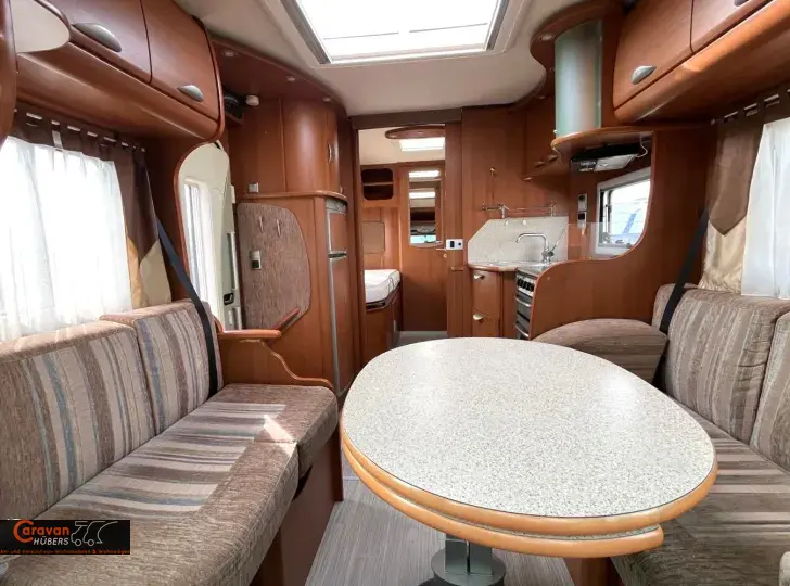 Fahrzeugbild Pilote Explorateur 715 #21