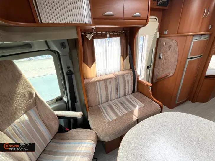 Fahrzeugbild Pilote Explorateur 715 #22