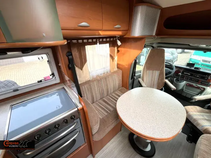 Fahrzeugbild Pilote Explorateur 715 #27