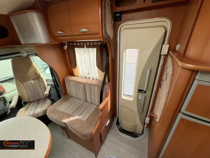 Fahrzeugbild Pilote Explorateur 715 #28