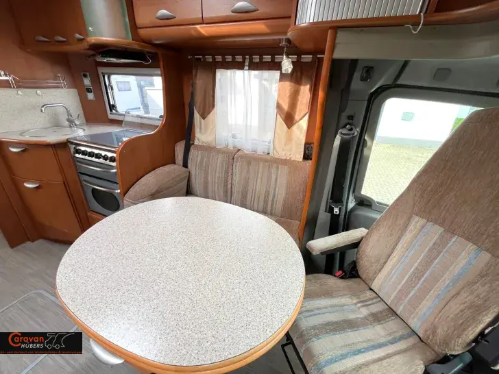 Fahrzeugbild Pilote Explorateur 715 #30