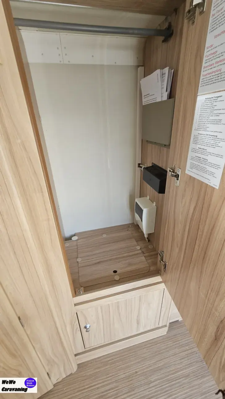 Fahrzeugbild Hymer Eriba Feeling 425 Alko Mover Markise #15