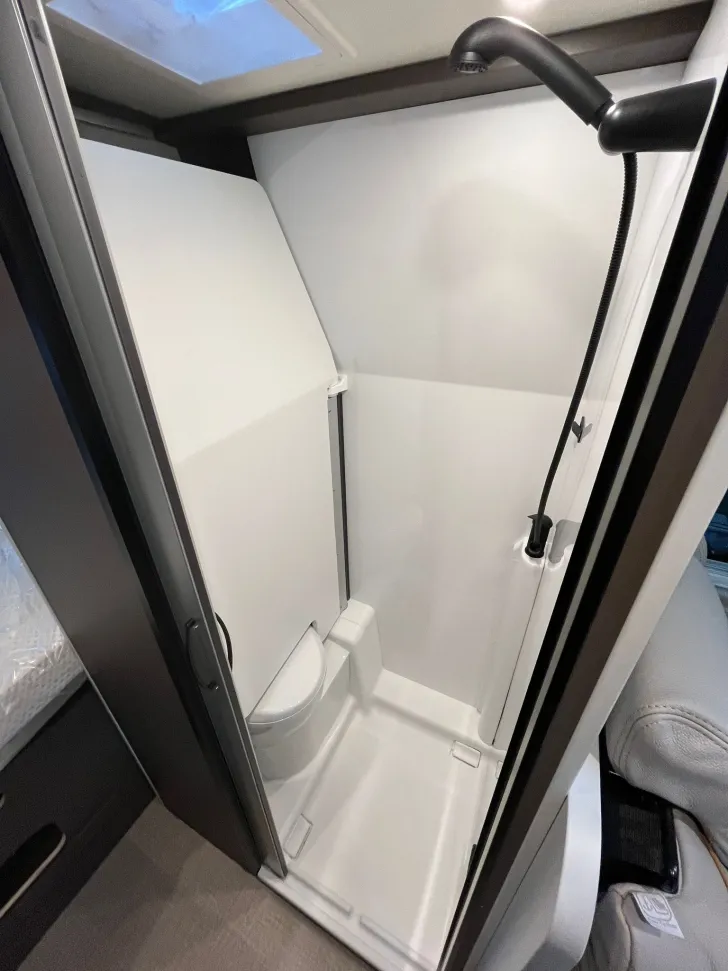 Fahrzeugbild Bürstner B66 600 C Automatik, Markise, Leder #15