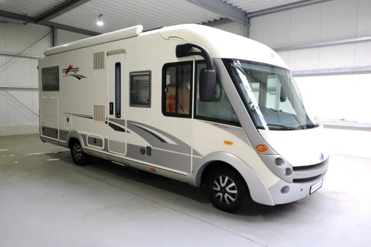 Fahrzeugbild Carthago Chic E-Line I 47/Festbett/Garage/Markise/ALDE #2