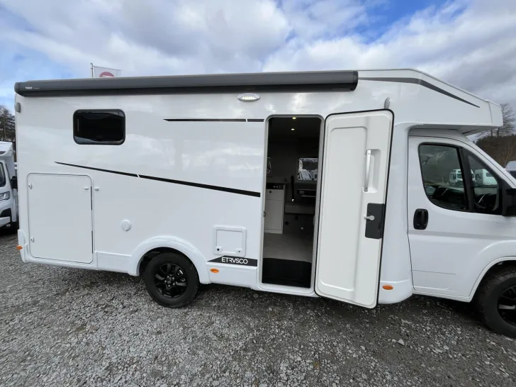 Fahrzeugbild Etrusco T-Modell Base 6.9 SBC Markise|Hubbett|Kamera #7