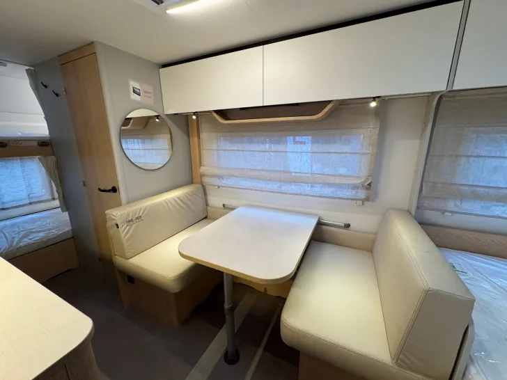 Fahrzeugbild LMC Style 493 K 70 Jahre - MARKISE - AUFLASTUNG #23