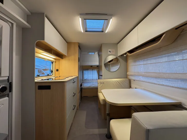 Fahrzeugbild LMC Style 493 K 70 Jahre - MARKISE - AUFLASTUNG #24