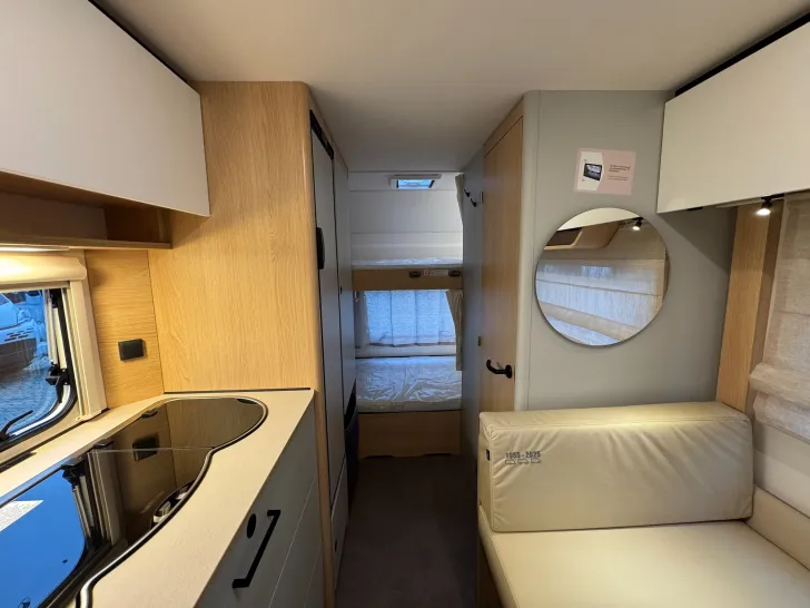 Fahrzeugbild LMC Style 493 K 70 Jahre - MARKISE - AUFLASTUNG #27