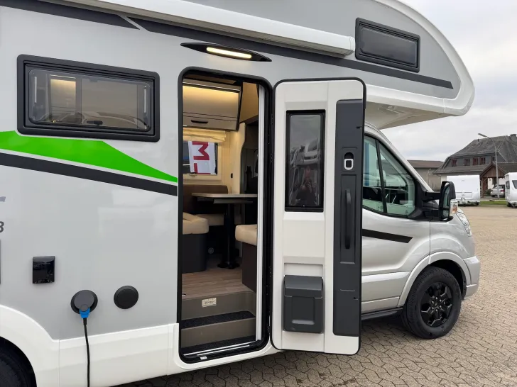 Fahrzeugbild Forster Alkoven A 699 EB, MJ26, KLIMA, SAT, TV, ,SOLAR #15