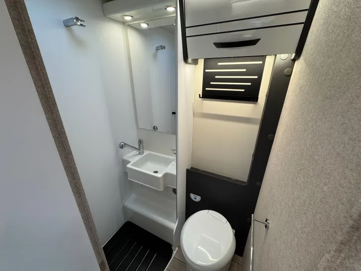 Fahrzeugbild Forster Alkoven A 699 EB, MJ26, KLIMA, SAT, TV, ,SOLAR #33