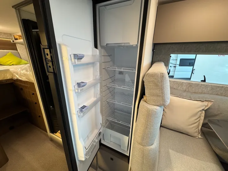 Fahrzeugbild LMC Cruiser 740 EL, MJ26, MARKISE - SOLAR #28