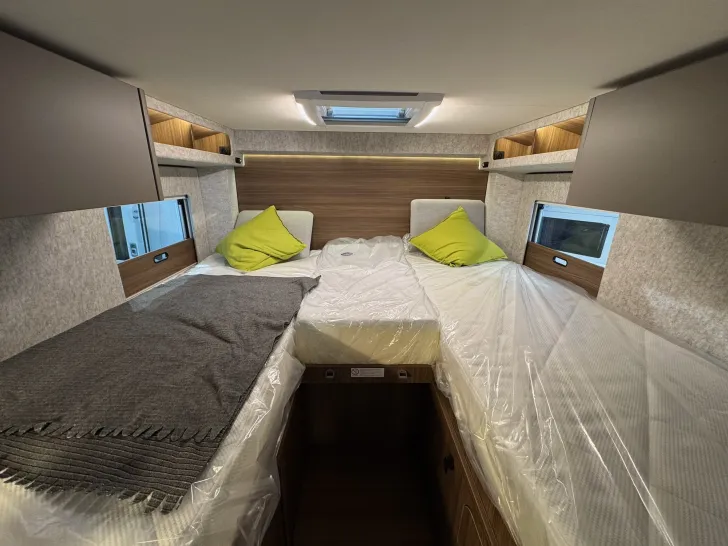 Fahrzeugbild LMC Cruiser 740 EL, MJ26, MARKISE - SOLAR #32