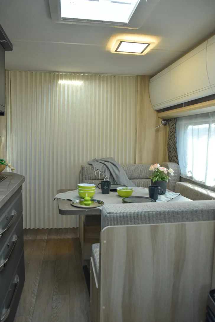 Fahrzeugbild Hobby De Luxe 540 KMFe IC-Line *Mover*Autrakpaket* #18