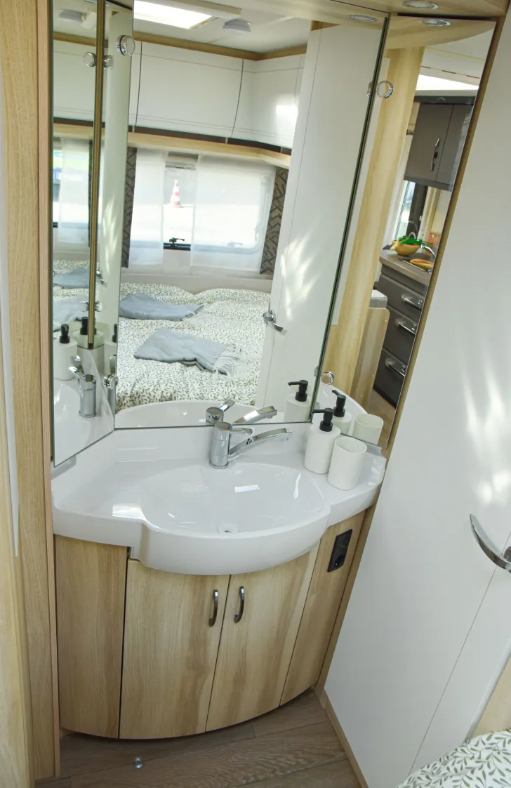 Fahrzeugbild Hobby De Luxe 540 KMFe IC-Line *Mover*Autrakpaket* #21