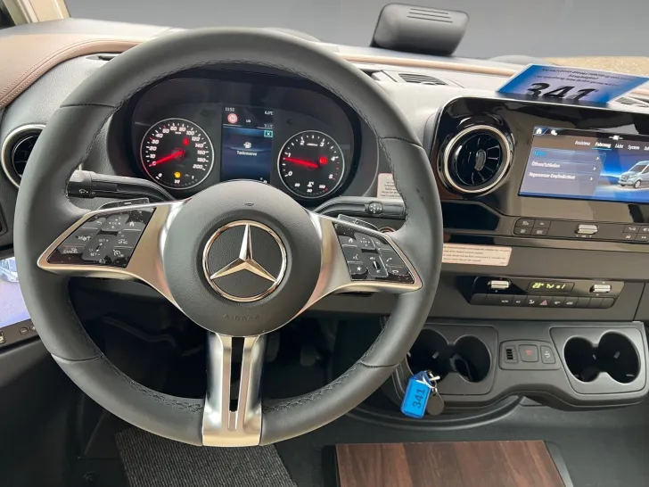 Fahrzeugbild Carthago chic e-line I 50 LE DA Mercedes (341) #11