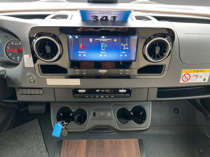 Fahrzeugbild Carthago chic e-line I 50 LE DA Mercedes (341) #12