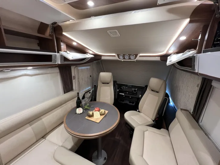 Fahrzeugbild Carthago chic e-line I 50 LE DA Mercedes (341) #16