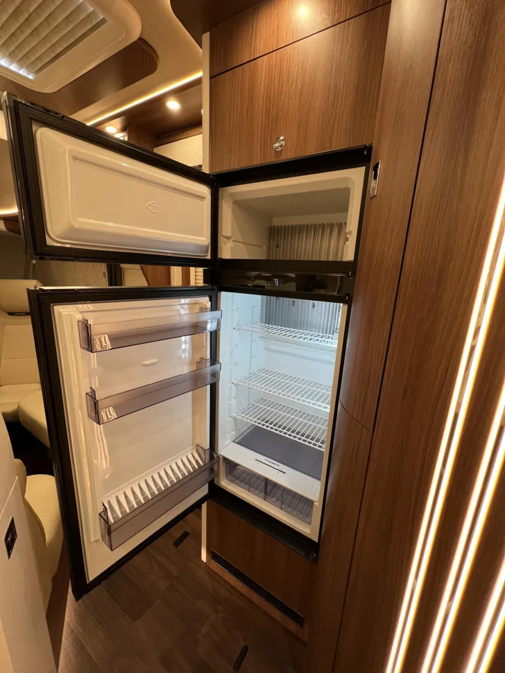 Fahrzeugbild Carthago chic e-line I 50 LE DA Mercedes (341) #27