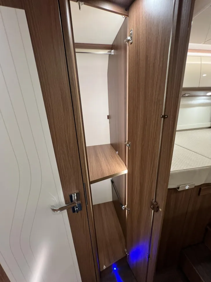 Fahrzeugbild Carthago chic e-line I 50 LE DA Mercedes (341) #35