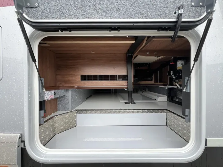 Fahrzeugbild Carthago chic e-line I 50 LE DA Mercedes (341) #42