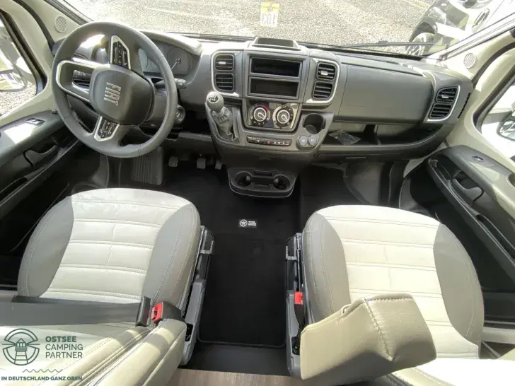 Fahrzeugbild Sunlight Adventure T 67S 2026 #6