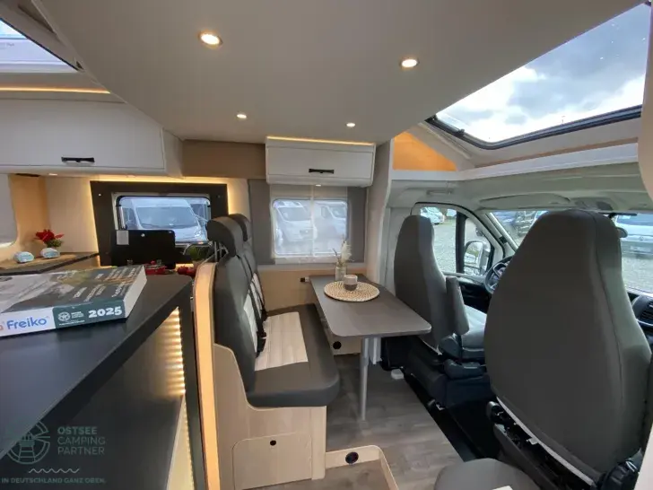 Fahrzeugbild Sunlight Adventure T 67S 2026 #7