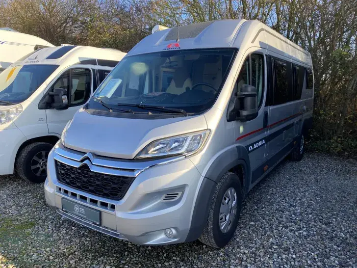 Fahrzeugbild Adria Twin 640 SLX Platium Scheckheftgepflegt #1