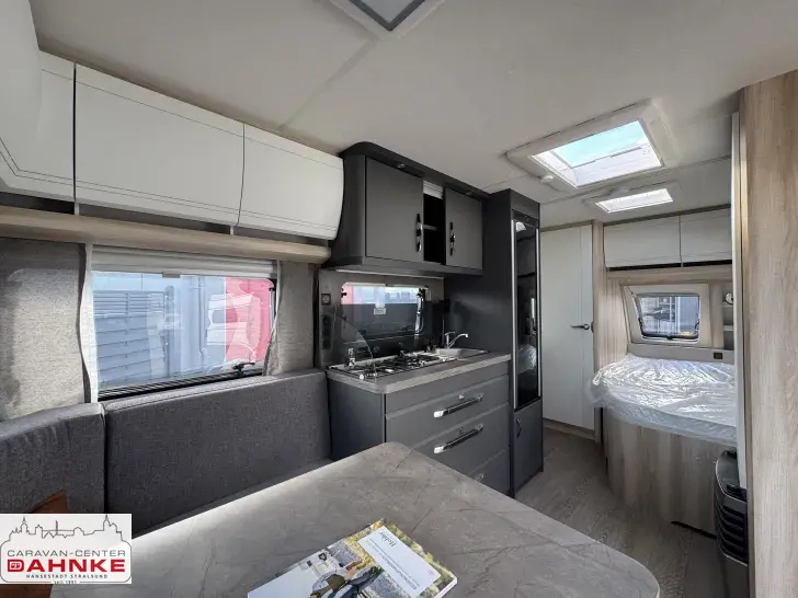 Fahrzeugbild Hobby De Luxe 460 UFe IC-Line Mover & KNOTT ETS Plus #10