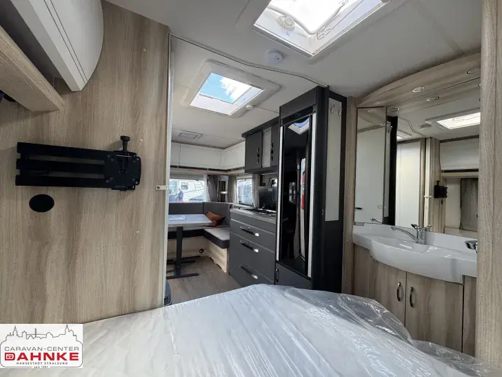 Fahrzeugbild Hobby De Luxe 460 UFe IC-Line Mover & KNOTT ETS Plus #14