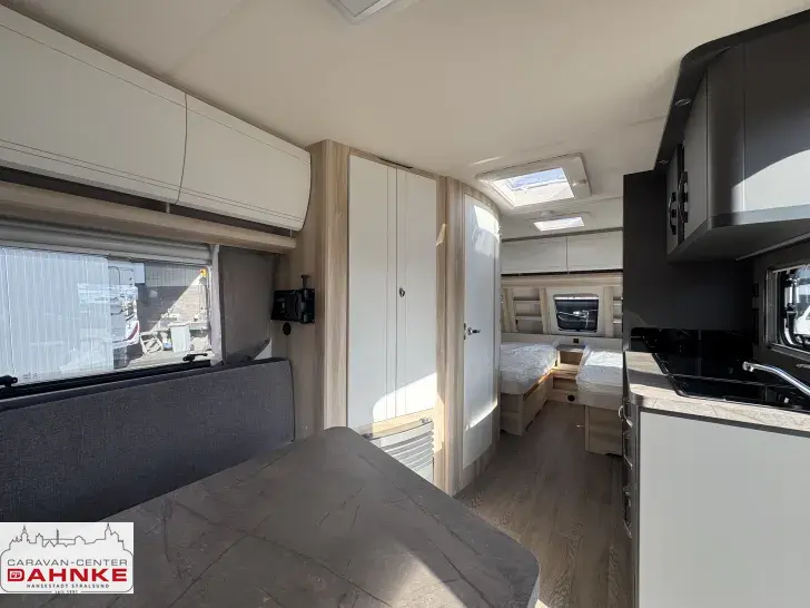 Fahrzeugbild Hobby De Luxe 495 UL IC-Line 3.074,-€ gesparrt! inkl.Mover #10