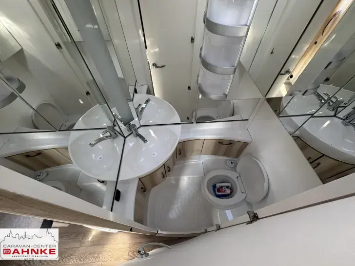 Fahrzeugbild Hobby De Luxe 495 UL IC-Line 3.074,-€ gesparrt! inkl.Mover #13