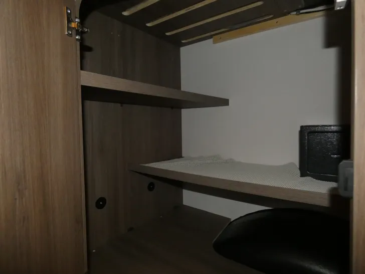 Fahrzeugbild Carado T 338 EDITION24 - Hubbett, Luftfederung, Solar #22